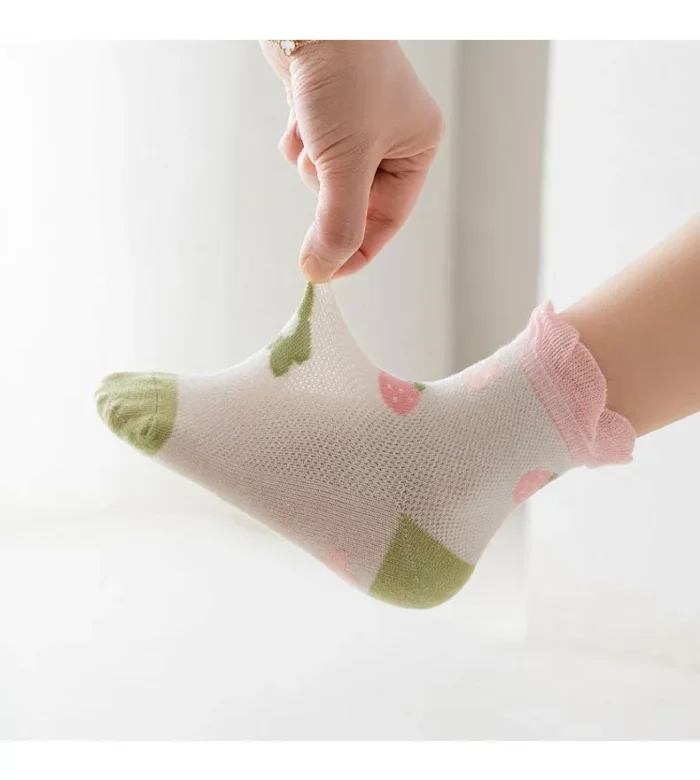Kids' Spring Strawberry Floral Mesh Combed cotton Ankle socks - Imagen 4