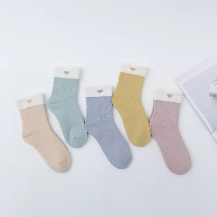 Thickened heart pattern loose cuff socks for postpartum women