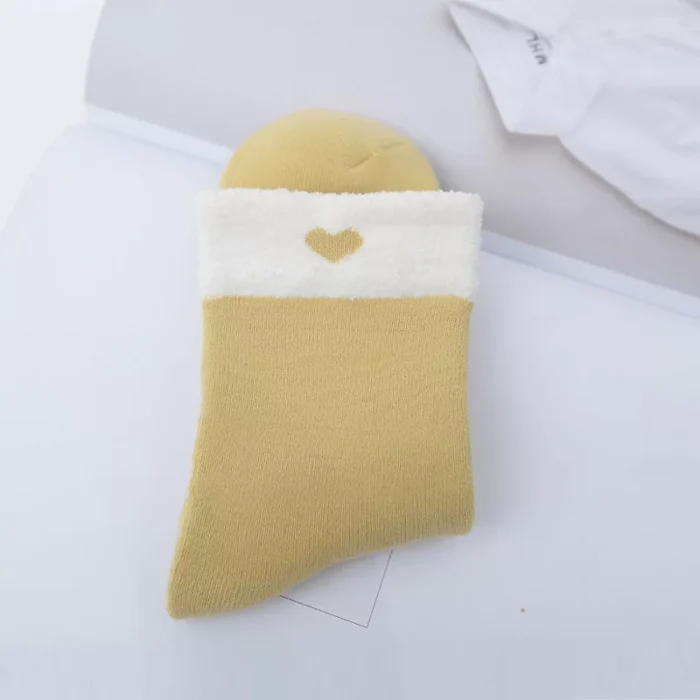 Thickened heart pattern loose cuff socks for postpartum women - Imagen 5