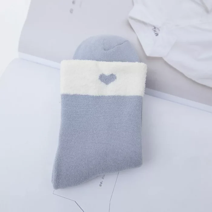 Thickened heart pattern loose cuff socks for postpartum women - Imagen 4