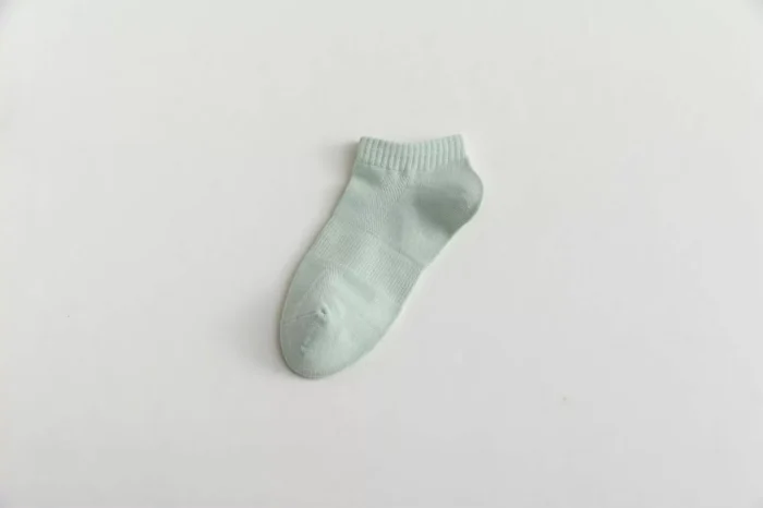 Women's Solid color Mesh Breathable Low cut socks - Image 5