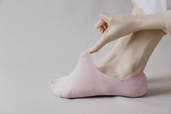 Women's Candy color Non Slip silicone Invisible socks - Image 4