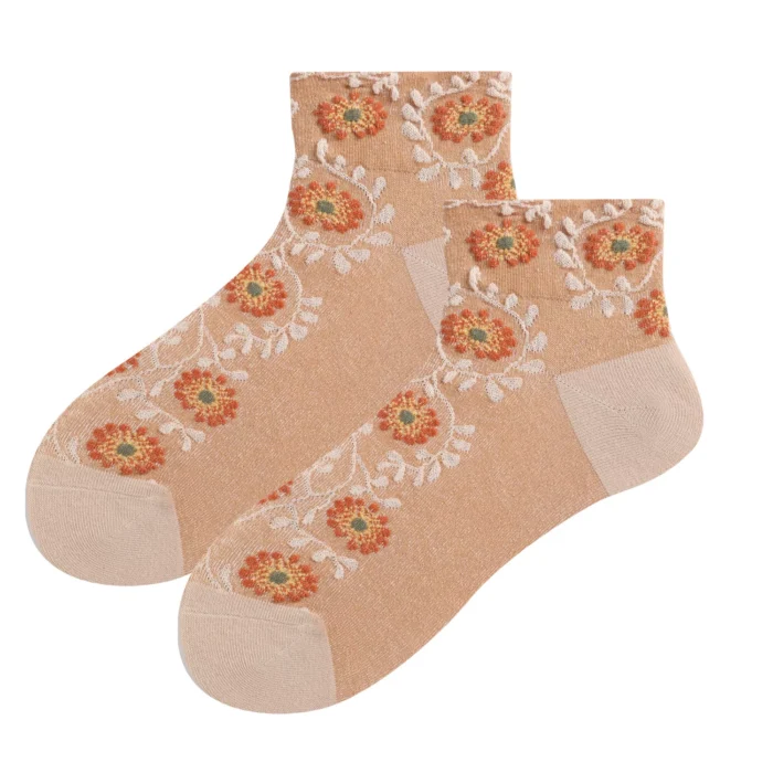 Cute Women's Cotton Flower Jacquard Ankle Socks