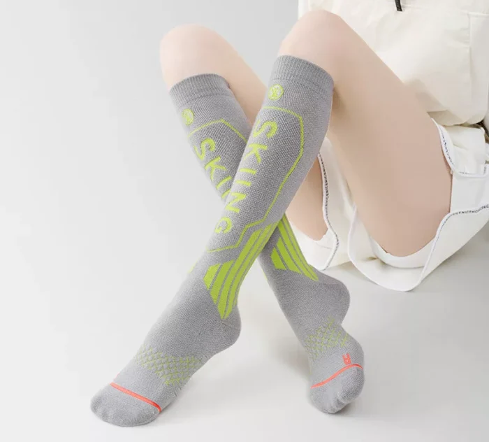 Women's knee high thickened woollen ski socks - Image 6